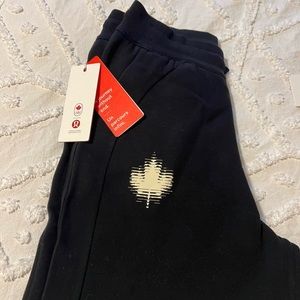 LULULEMON - Black Relaxed Fit HR Fleece Joggers Team Canada SIZE 8